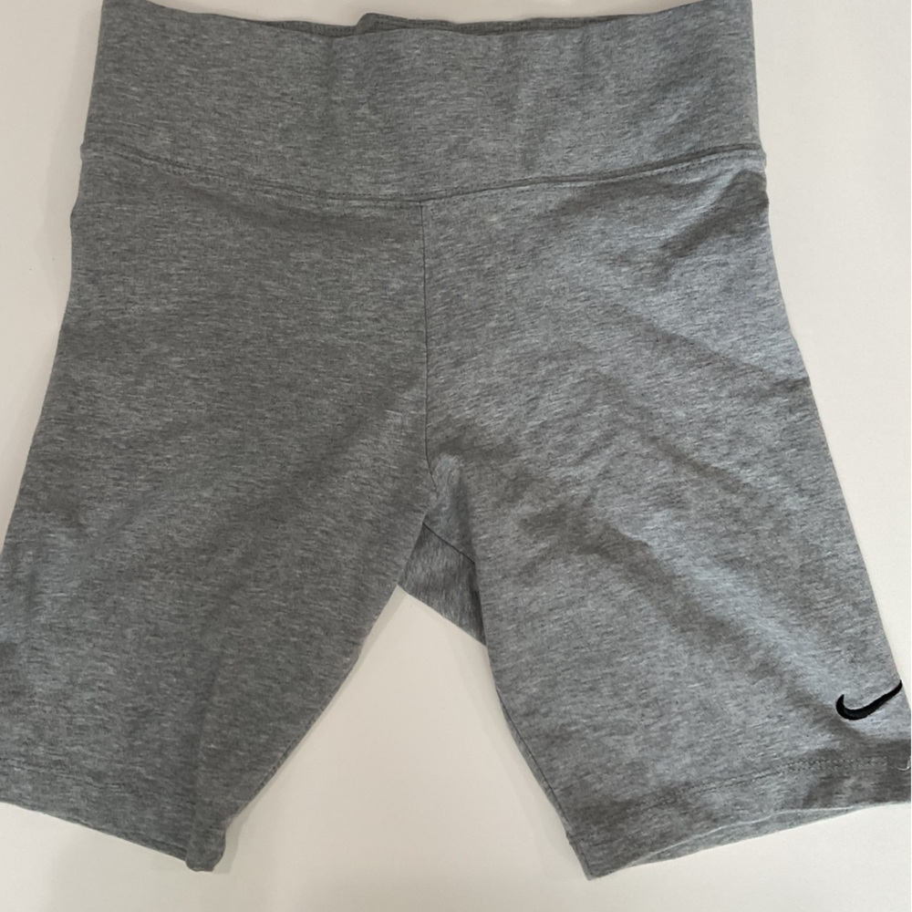 Nike gray bikers shorts size medium